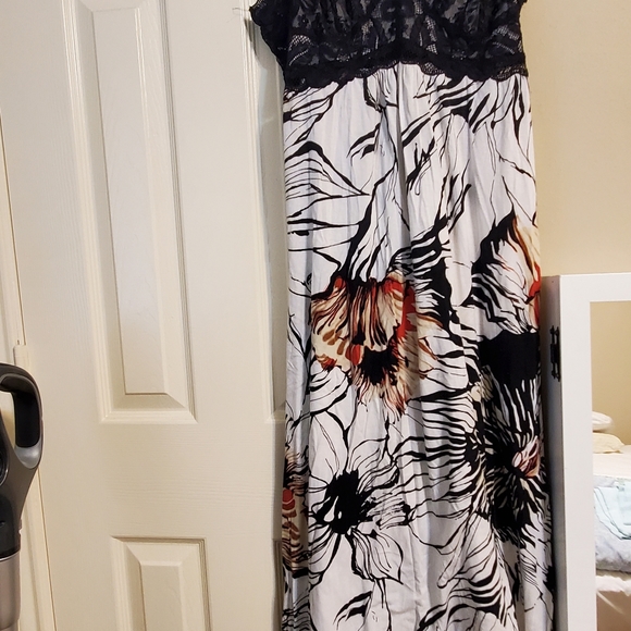 Cool Nights spaghetti strap loungewear - Picture 4 of 10